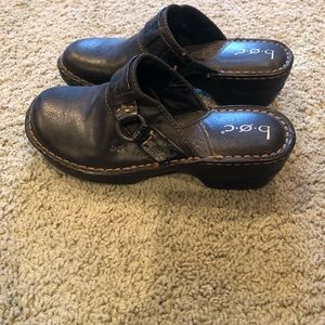 Super cute Boc clogs size 8